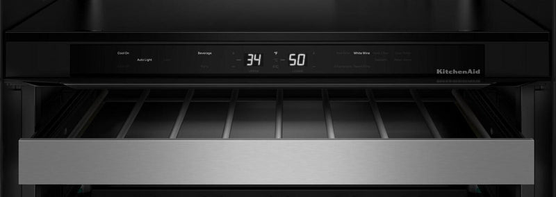 Refroidisseur à boissons KitchenAid de 24 po avec grilles à devant en bois - minerai noir - KUBL524SBE