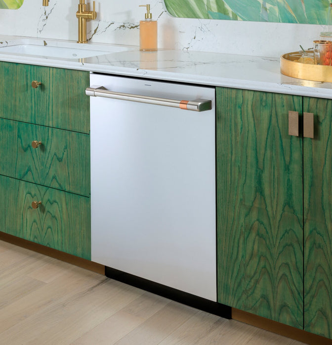 Lave-vaisselle intelligent Café CustomFit de 24 po et de 39 dBA avec commandes sur le dessus et 3e panier - acier inoxydable - CDT888P2VS1