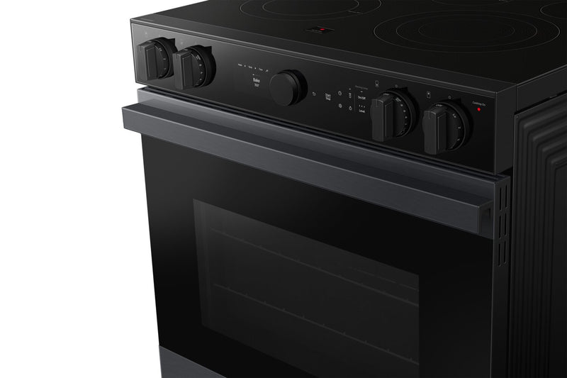 Cuisinière intelligente électrique encastrée Samsung de 6,3 pi³ avec friture à air et Air Sous Vide - noir mat - NSE6DG8500MTAC
