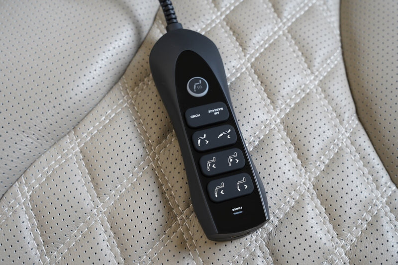 Fauteuil de massage à inclinaison électrique Elite de 38 po en cuir véritable avec son immersif et appuie-tête électrique - mastic