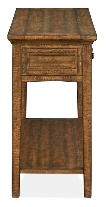 Table de salon traditionnelle Hanson de 50 po en pin - muscade grillée