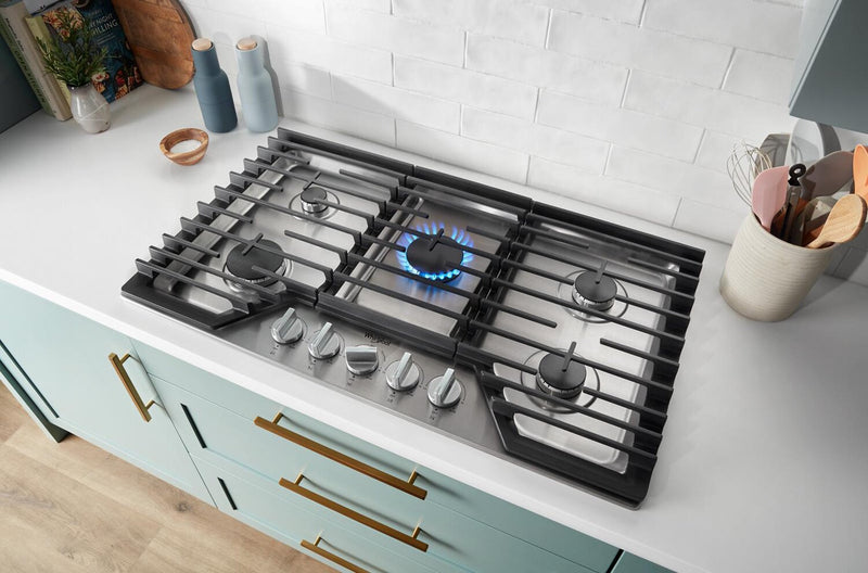 Surface de cuisson à gaz Whirlpool de 36 po avec grille à charnières 2 en 1 qui se convertit en plaque chauffante - WCGK7536PS
