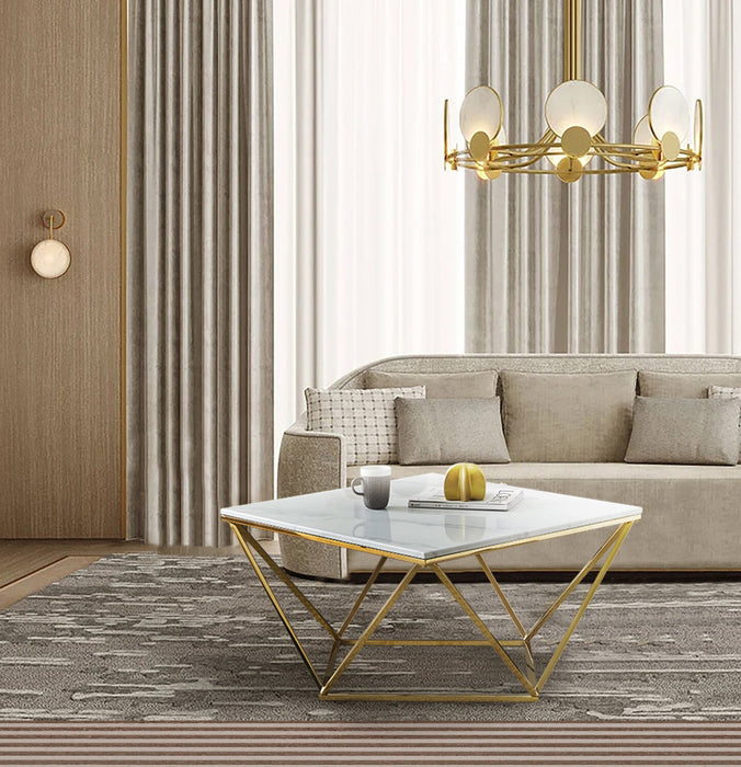 Table à café carrée moderne Amanda de 31,5 po - dessus en marbre blanc avec base en métal doré