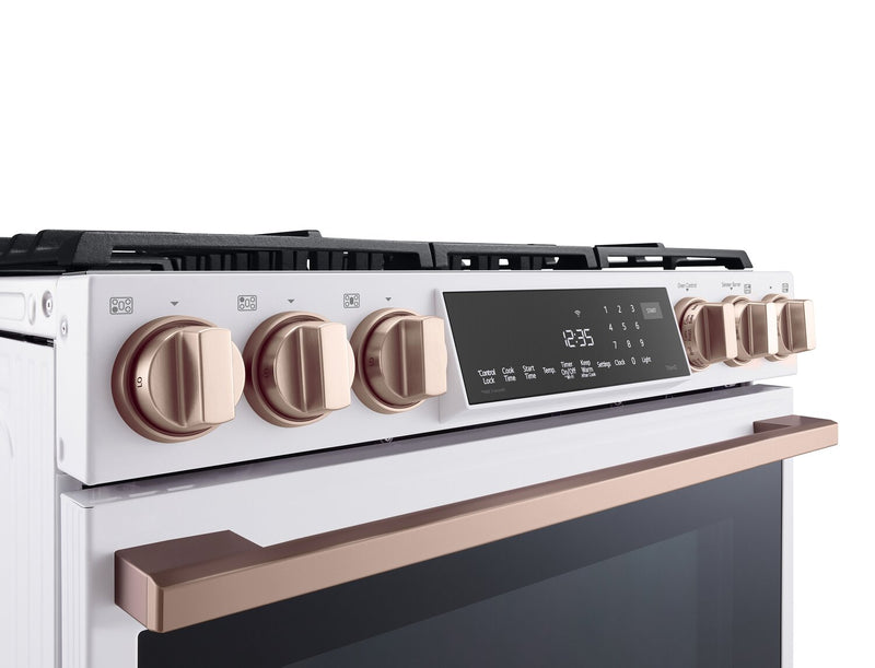 Cuisinière à gaz intelligente LG Studio de 6,3 pi3 avec hublot InstaViewMD et friture à air - essence blanche - LSGS6338N