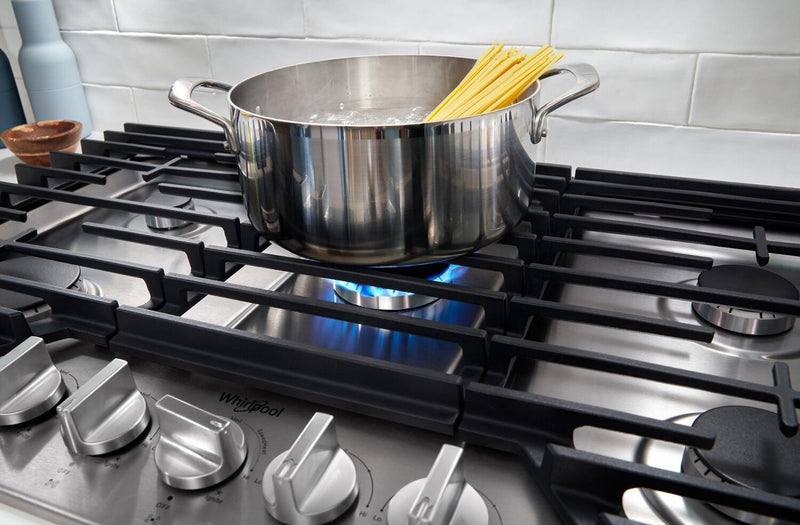 Surface de cuisson à gaz Whirlpool de 36 po avec 5e brûleur et grilles en fonte à charnières EZ-2-LiftMC - WCGK5036PS