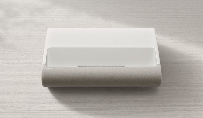 Projecteur à ultra-courte portée La Première de Samsung 4K de 2 500 lumens avec Quantum HDR et Dolby Atmos (SP-LPU7DSAXXZC)