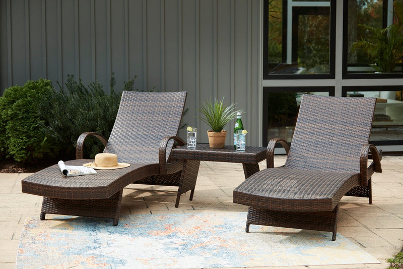 Ensemble de 2 chaises longues Kelowna pour la terrasse à l’extérieur - osier en résine, résistant aux rayons UV et aux intempéries - brun