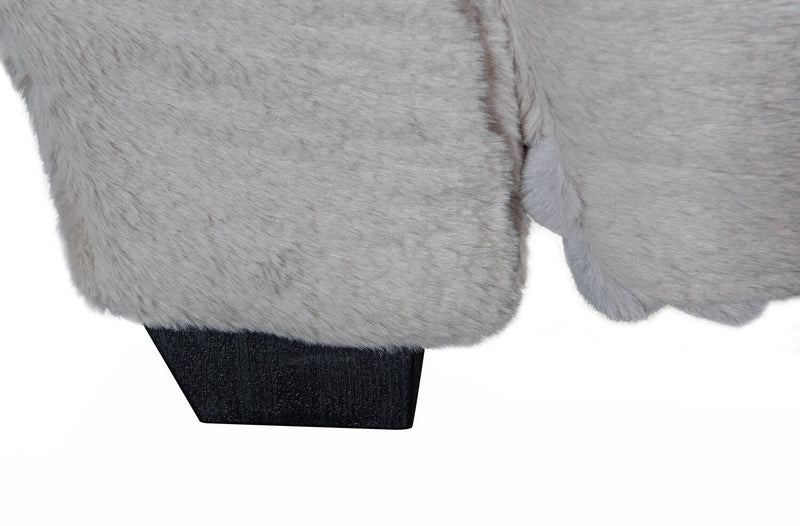 Fauteuil long de détente Cleo de 26 po en tissu de fausse fourrure très douce avec coussin décoratif - gris clair