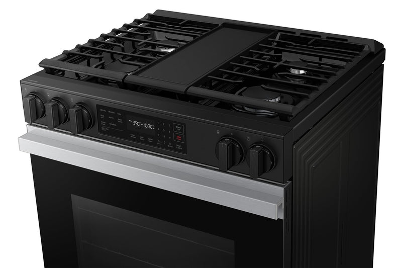Cuisinière intelligente à gaz encastrée Samsung de 6 pi³ avec friture à air et convection par ventilateur - acier inoxydable - NSG6DG8300SRAA