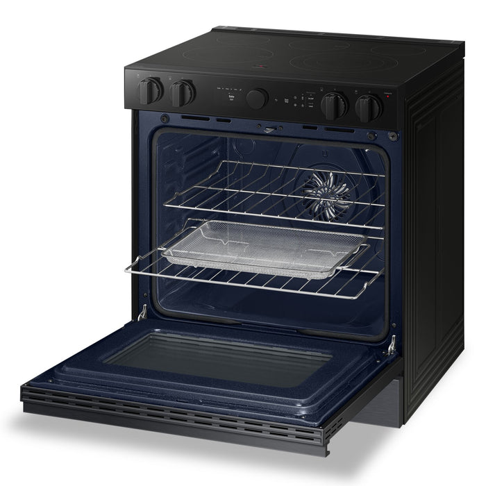 Cuisinière intelligente électrique encastrée Samsung de 6,3 pi³ avec friture à air et Air Sous Vide - noir mat - NSE6DG8500MTAC