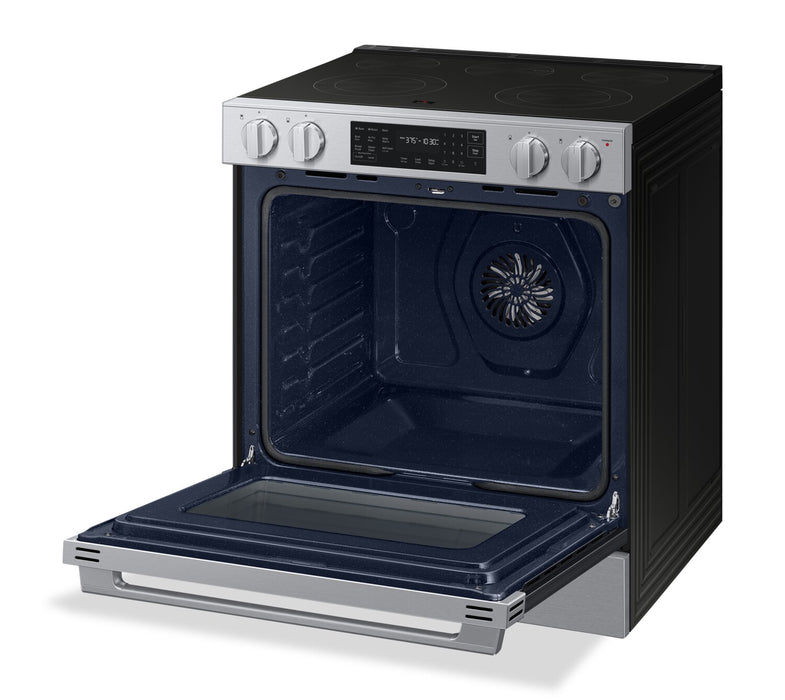 Cuisinière électrique encastrée Bespoke de Samsung de 6,3 pi3 avec friture à air sans préchauffage Air Fry Max - NSE70H63SR