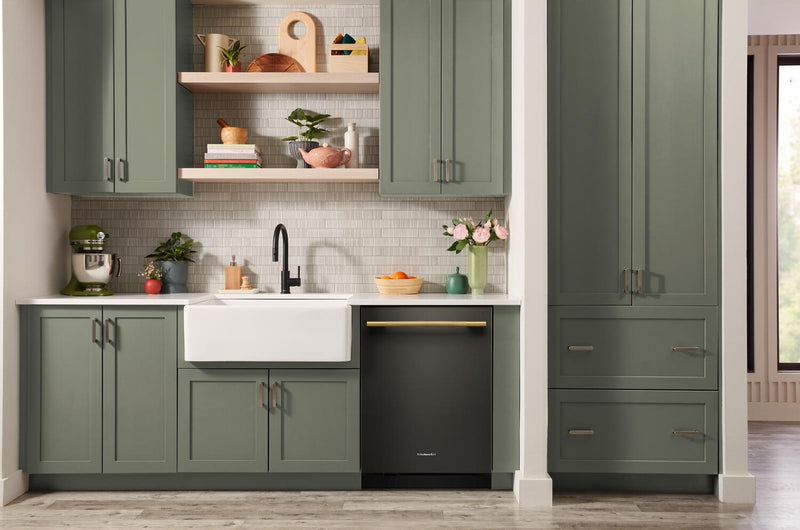 Lave-vaisselle KitchenAid de 24 po et de 44 dBA avec troisième panier 360° Max JetsMC - minerai noir - KDTS624SBE