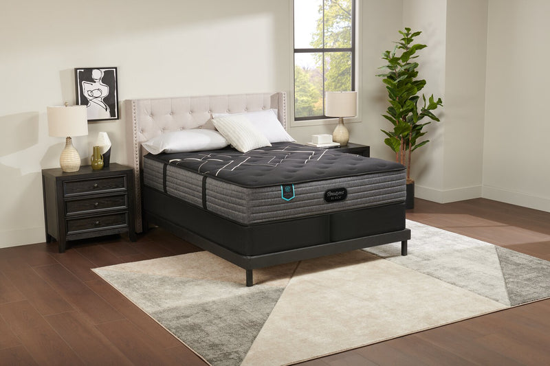 Ensemble matelas ferme à plateau régulier Cornerstone Suite de série Hotel de Beautyrest BlackMD pour très grand lit