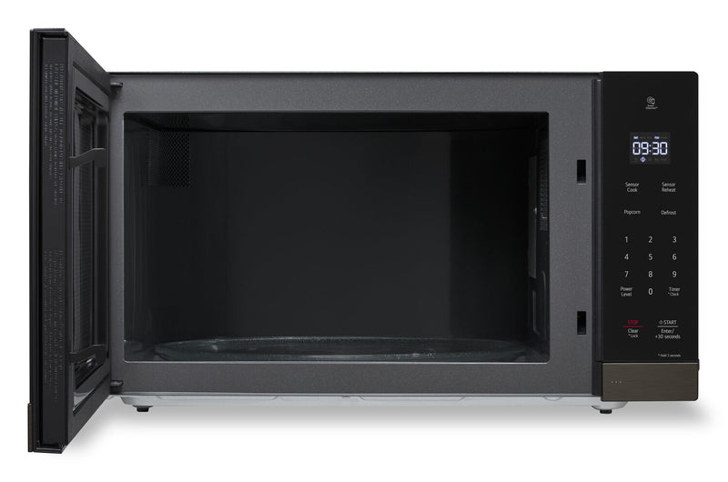 Four à micro-ondes de comptoir LG NeoChefMC de 2 pi3 avec technologie Smart Inverter et cuisson par capteur - MSER2090D