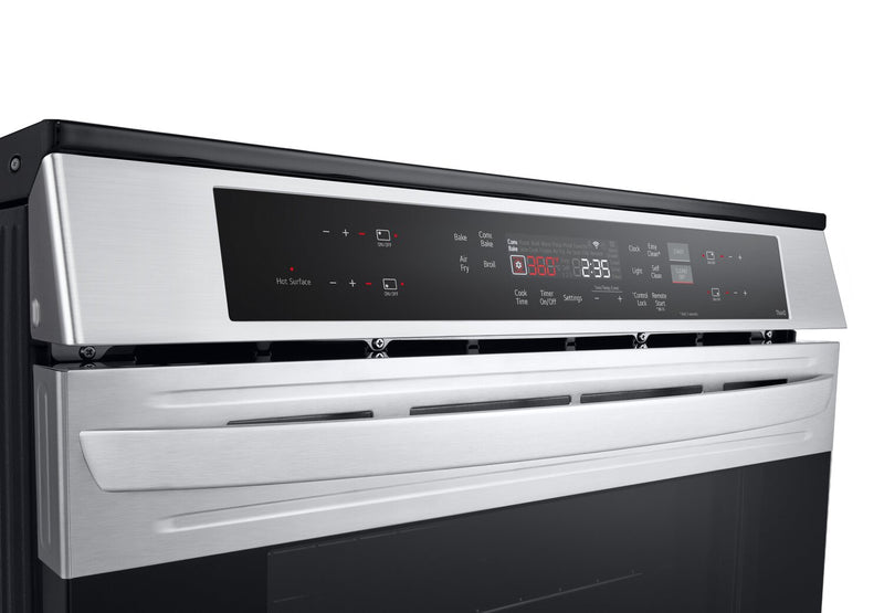 Cuisinière intelligente à induction LG de 6,3 pi³ et de 30 po avec convection et friture à air - acier inoxydable - LSIL6332FE