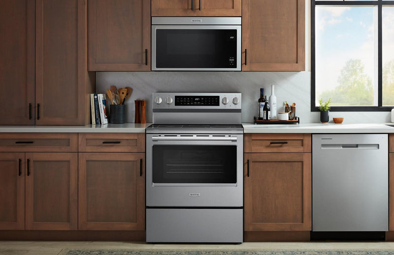 Cuisinière intelligente électrique Maytag de 5,3 pi³ avec friture à air et gril pour l’intérieur - acier inoxydable - YMFES8030RZ