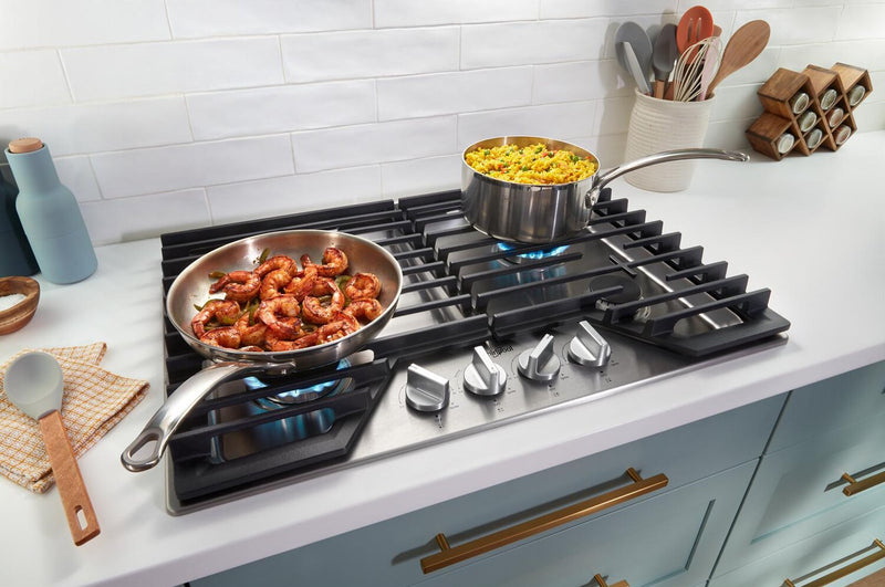 Surface de cuisson à gaz Whirlpool de 36 po avec 5e brûleur et grilles en fonte à charnières EZ-2-LiftMC - WCGK5036PS