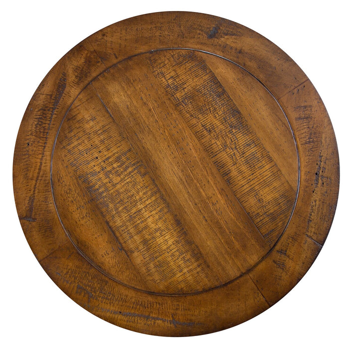 Table de bout ronde traditionnelle Hanson de 18 po en pin - muscade grillée