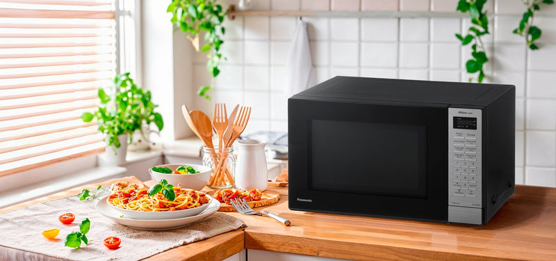 Four à micro-ondes de comptoir Panasonic de 1,2 pi³ - noir - NNST68QSC