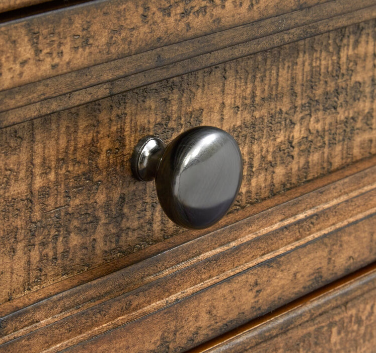 Table de salon traditionnelle Hanson de 50 po en pin - muscade grillée