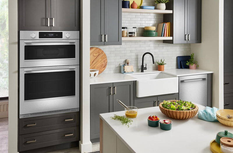 Four mural combiné intelligent électrique KitchenAid de 30 po - acier inoxydable PrintShield<sup>MC</sup> - KOEC730SPS