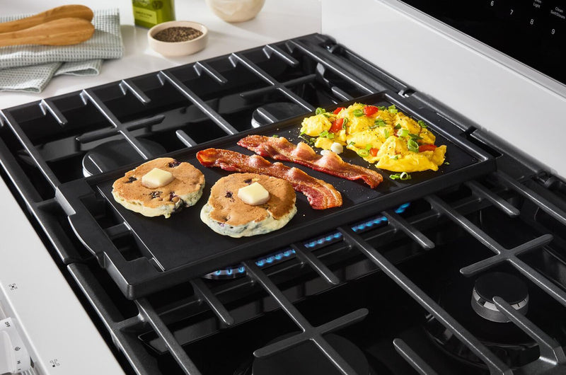 Cuisinière intelligente à gaz Whirlpool de 5 pi³ avec friture à air et autonettoyage - blanche - WFGS7530RW