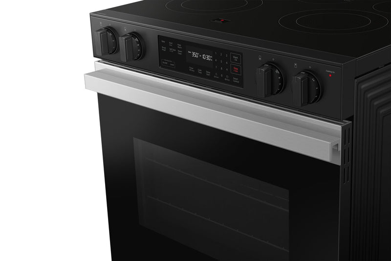 Cuisinière intelligente électrique encastrée Samsung de 6,3 pi³ avec commande vocale - acier inoxydable - NSE6DG8100SRAC