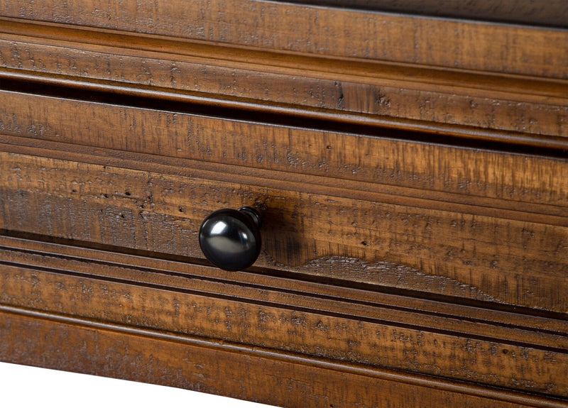 Table de bout traditionnelle Hanson de 20 po en pin - muscade grillée