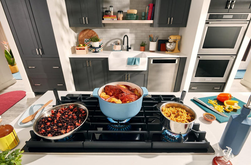 Surface de cuisson à gaz sur vitrocéramique KitchenAid de 36 po – KCGG536PBL