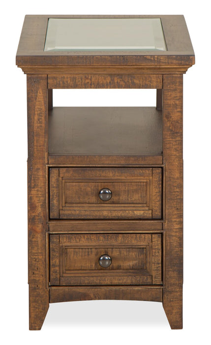 Table de fauteuil traditionnelle Hanson de 15 po en pin - muscade grillée