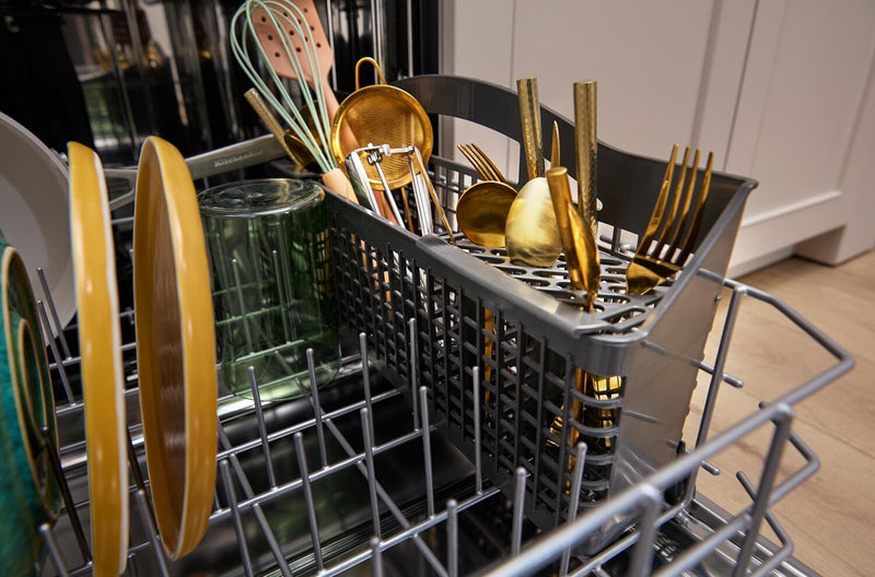 Lave-vaisselle KitchenAid de 24 po et de 41 dBA avec 3e panier à jets - acier inoxydable avec fini PrintShieldMC - KDTS324SPS 