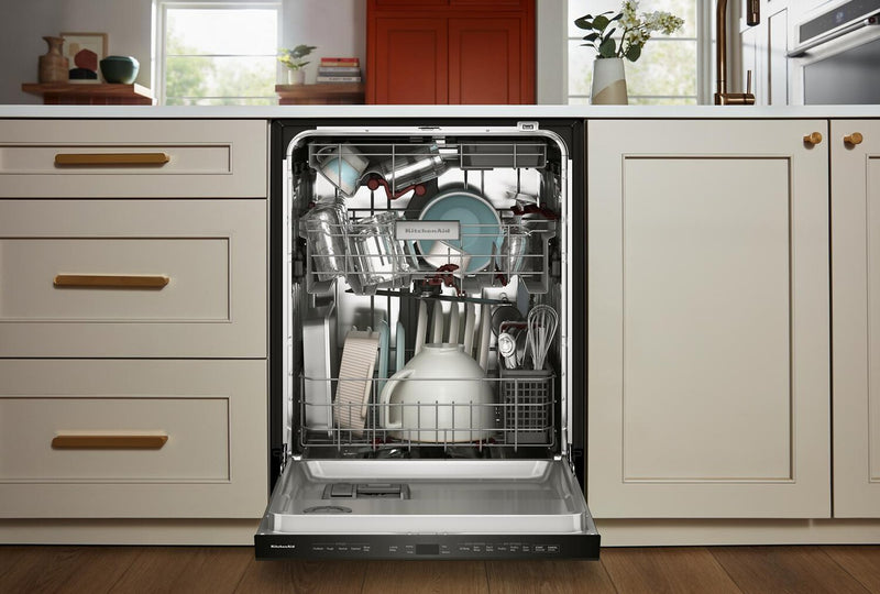 Lave-vaisselle KitchenAid de 24 po et de 44 dBA avec troisième panier 360° Max JetsMC - minerai noir - KDPS624SBE 