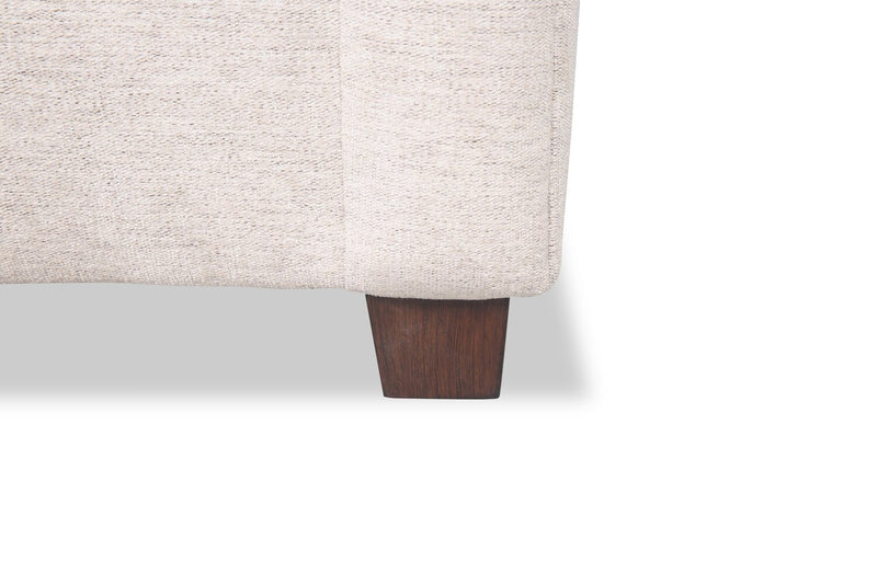 Fauteuil Mallie de 36 po en tissu de chenille avec accoudoirs enroulés et pattes en bois - blanc coquillage