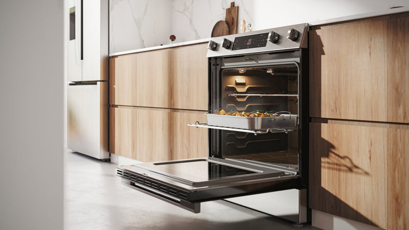 Cuisinière électrique Bosch série 100 de 5,8 pi3 et de 30 po avec préchauffage rapide et friture à air - acier inoxydable - HEF1050MC