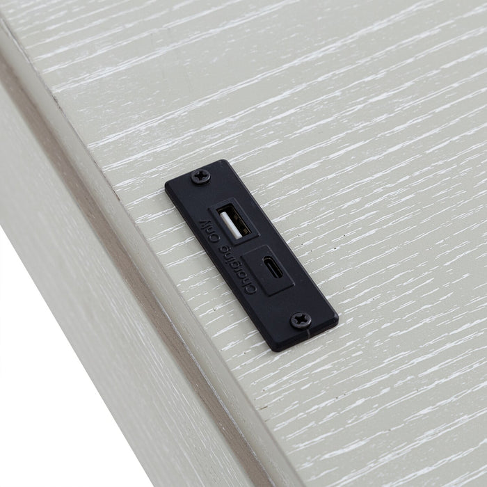 Table de fauteuil Vida de 19 po en bois massif avec rangement, tablette, éclairage et ports USB - sable