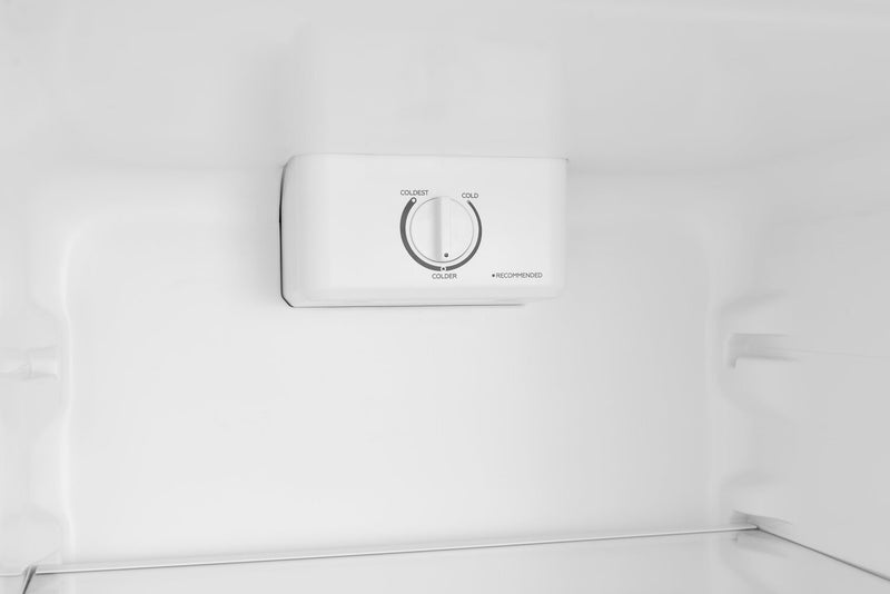 Congélateur vertical Frigidaire de 7 pi³ qui convient à une installation dans un garage - blanc - FFUE0725AW