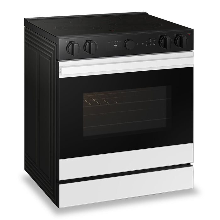 Cuisinière intelligente électrique encastrée Samsung de 6,3 pi³ avec friture à air et Air Sous Vide - verre blanc - NSE6DB850012AC