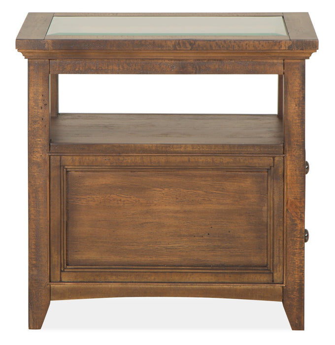 Table de fauteuil traditionnelle Hanson de 15 po en pin - muscade grillée