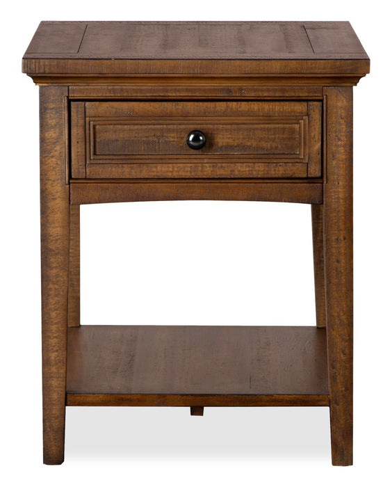 Table de bout traditionnelle Hanson de 20 po en pin - muscade grillée