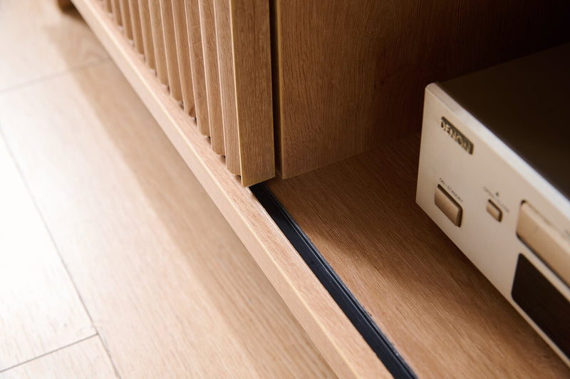 Meuble pour téléviseur moderne Sylvie de 70 po avec rangement pour téléviseurs de jusqu’à 70 po - chêne naturel