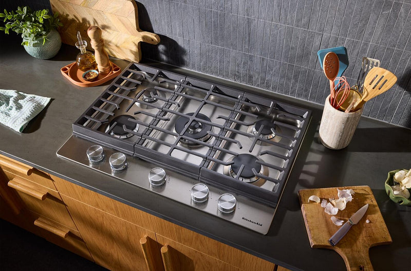 Surface de cuisson KitchenAid au gaz sur métal avec fini CookShield - acier inoxydable - KCGK730SSS