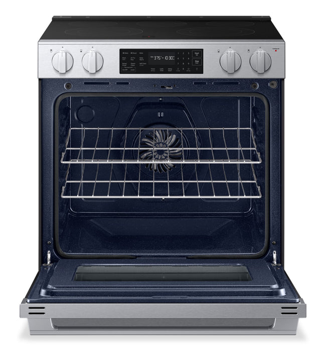Cuisinière électrique encastrée Bespoke de Samsung de 6,3 pi3 avec friture à air sans préchauffage Air Fry Max - NSE70H63SR
