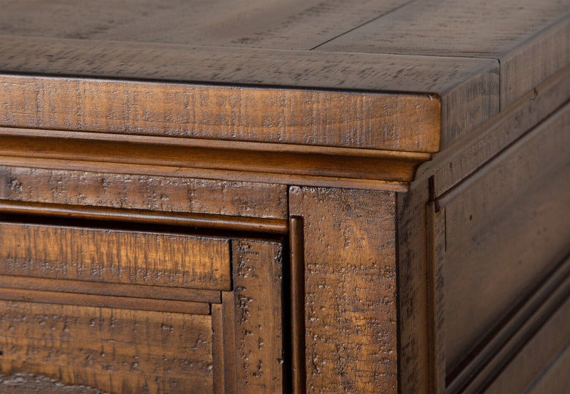 Table de bout traditionnelle Hanson de 20 po en pin - muscade grillée