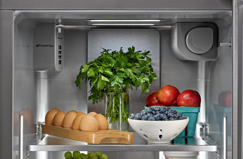 Réfrigérateur KitchenAid de 21 pi3 et de 36 po de profondeur comptoir  - acier inoxydable résistant aux traces de doigts - KRSC536RPS