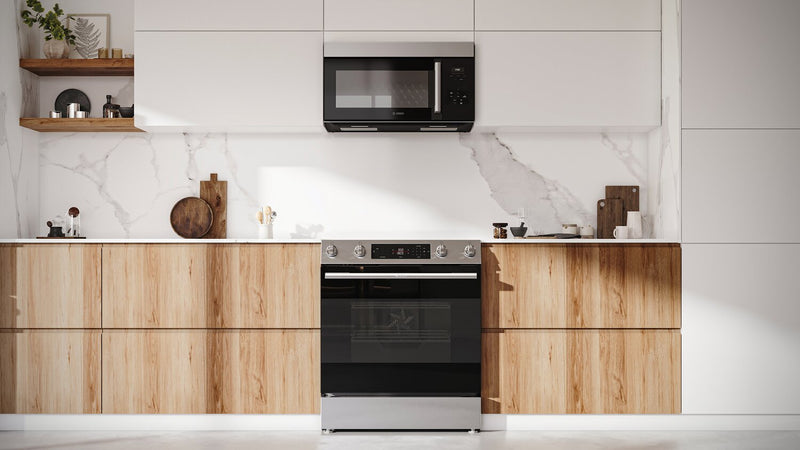 Cuisinière électrique Bosch série 100 de 5,8 pi3 et de 30 po avec préchauffage rapide et friture à air - acier inoxydable - HEF1050MC