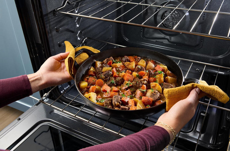 Cuisinière à gaz Whirlpool de 5 pi³ et de 30 po avec cuisson à air - noire - WSGS5030SB