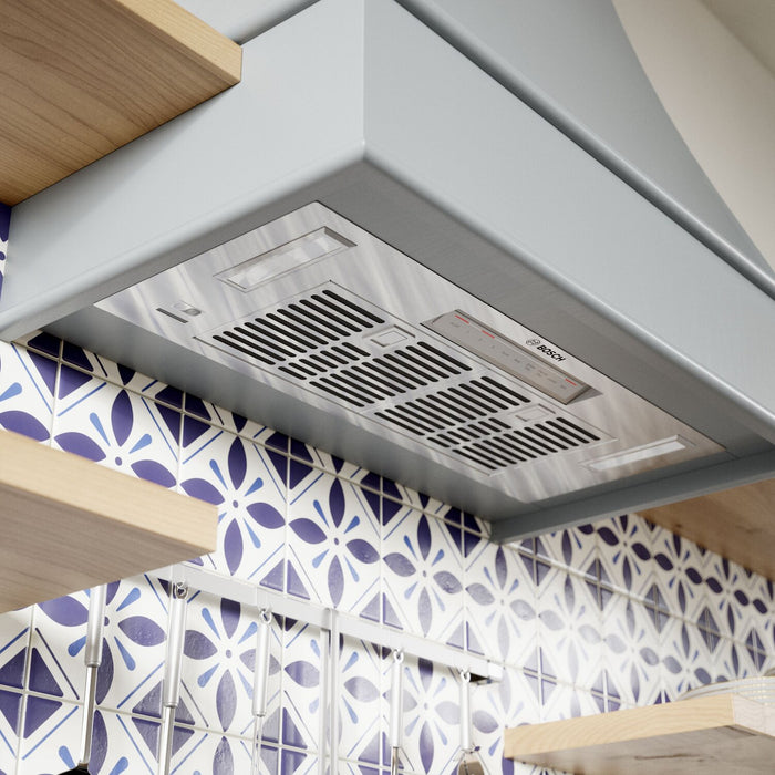 Module de hotte intelligent personnalisable Bosch de série 300 de 30 po et de 300 pi3/min - HUI30253UC