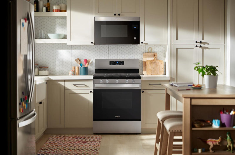Cuisinière à gaz Whirlpool de 5,0 pi³ et de 30 po avec cuisson à air - acier inoxydable résistant aux traces de doigts - WFGS4530SZ
