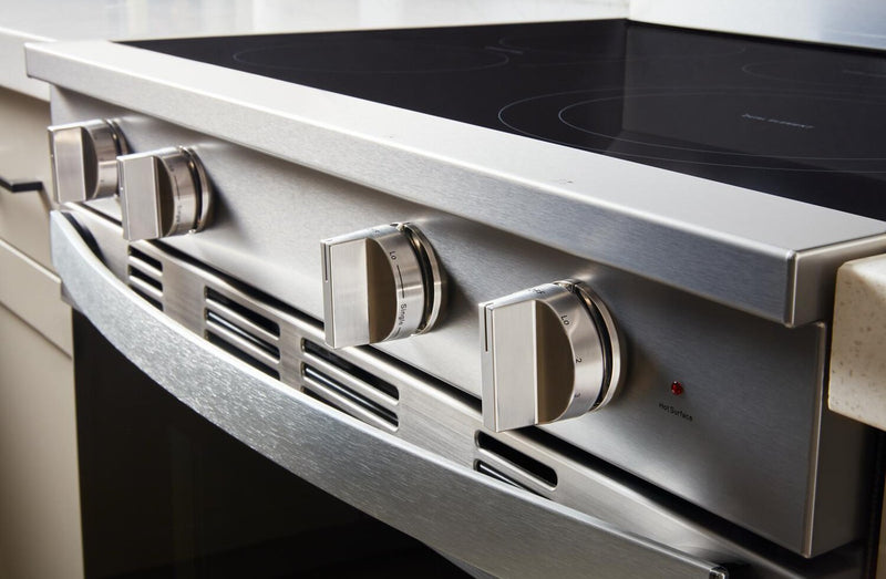 Cuisinière électrique Whirlpool de 5,3 pi³ avec friture à air et autonettoyage - acier inoxydable - YWFES7530RZ
