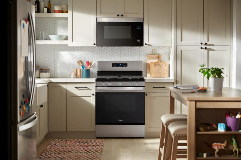 Cuisinière à gaz Whirlpool de 5,0 pi³ et de 30 po avec cuisson à air - noire - WFGS4530SB